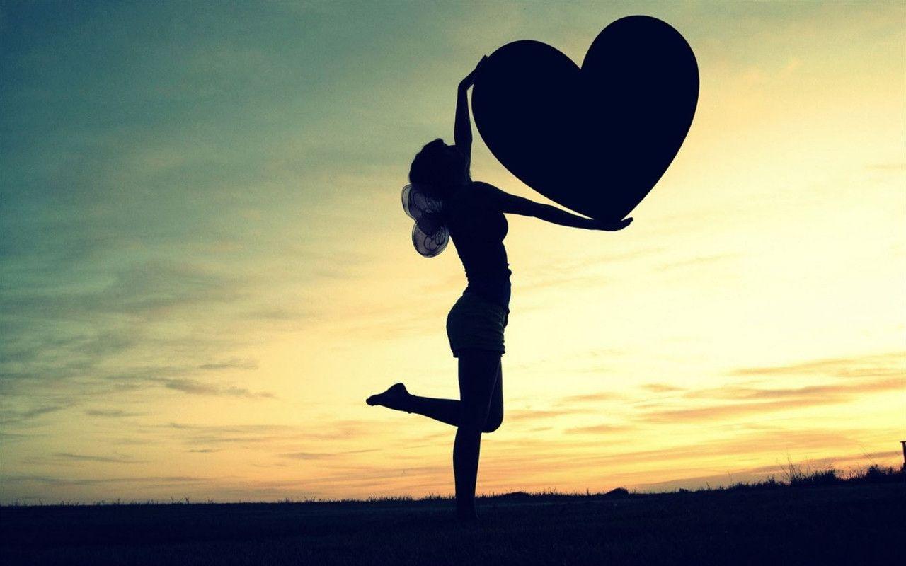 - Anh thật không ngờ em là loại con gái dễ dãi như vậy, anh 